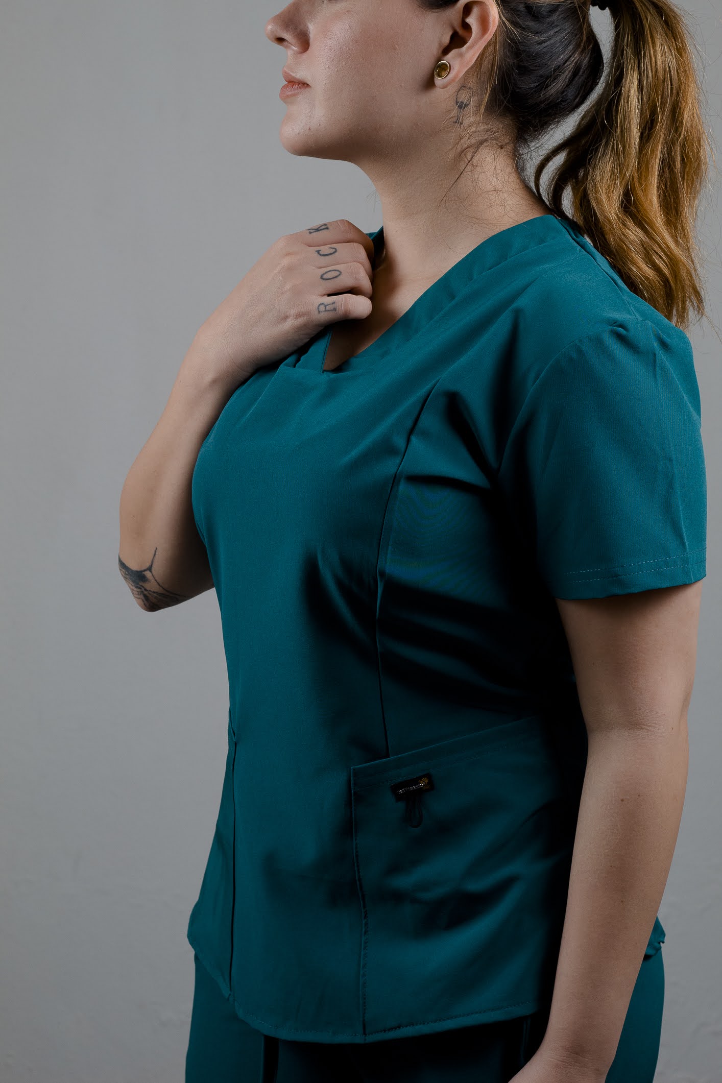 Uniforme quirúrgico Massie Green - Imagen 2